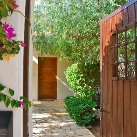 “picture This…..sunbathing At Your Luxury Private Villa” Kypros Kouklia