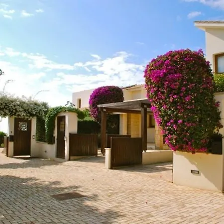 Villa “picture This…..sunbathing At Your Luxury Private Villa” Kypros